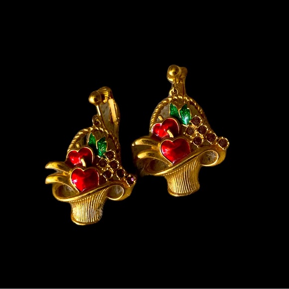 Vintage Avon Red Heart Basket Clip On Earrings Gold Tone - Picture 2 of 3